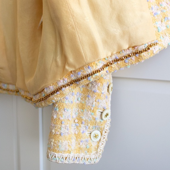 Iconic Chanel Vintage Spring 1994 Runway Yellow Tweed 94P Jacket - Picture 11 of 11
